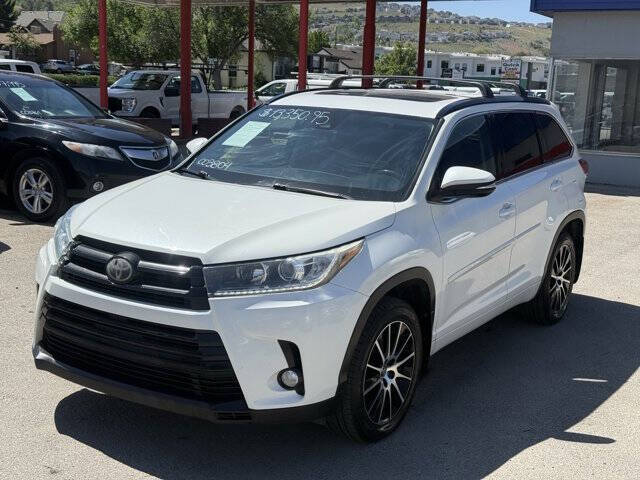 2017 Toyota Highlander SE