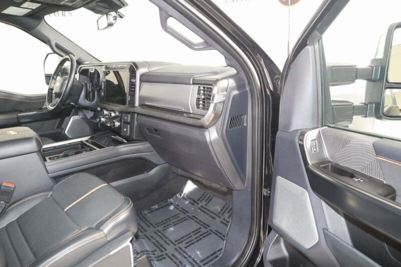 2024 Ford F-350 Super Duty Platinum