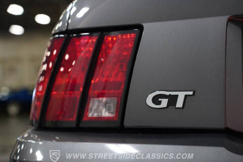 2004 Ford Mustang GT Deluxe