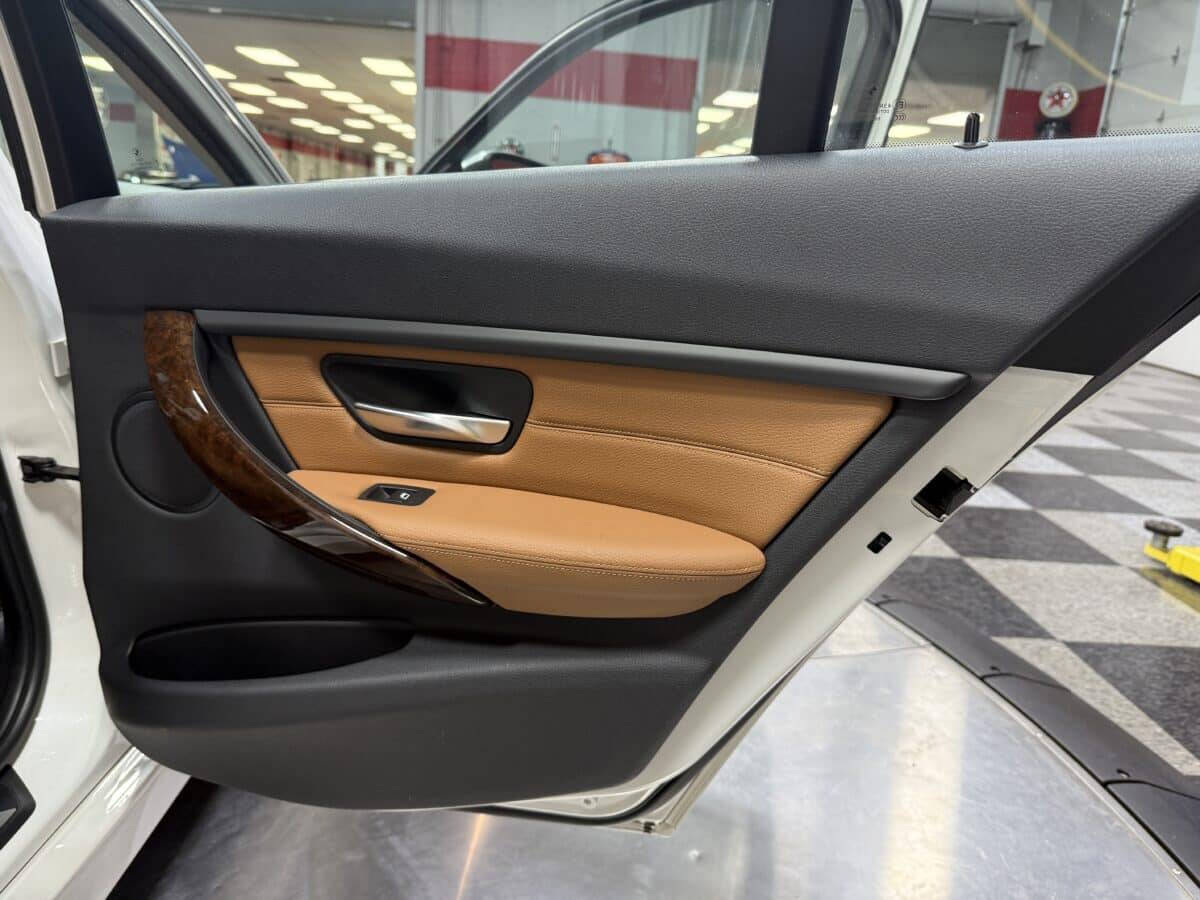 2014 BMW 3 Series 38