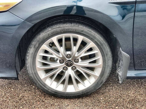 2020 Toyota Camry Hybrid XLE