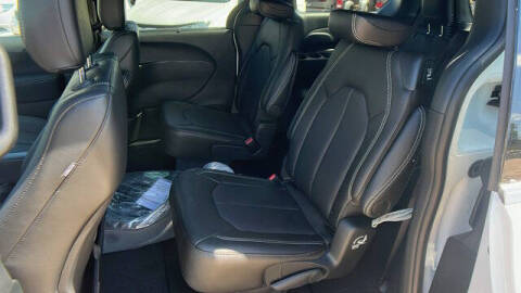 2026 Chrysler Voyager LX