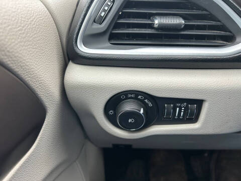 2017 Chrysler Pacifica Touring-L Plus