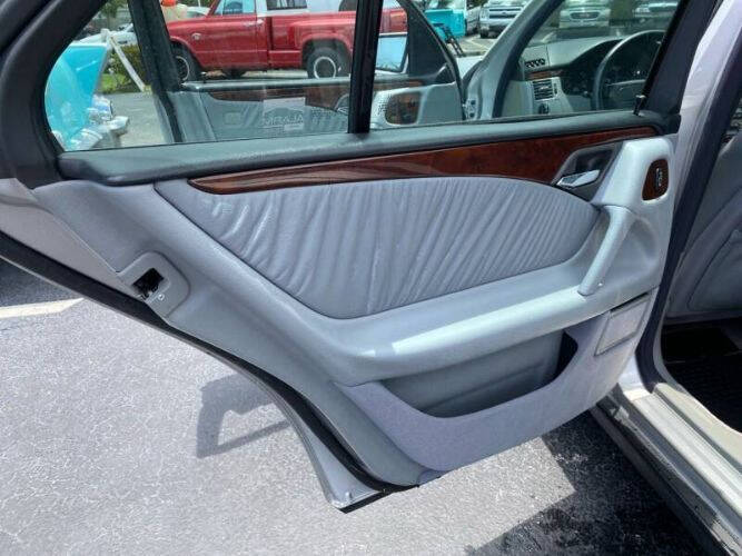 1998 Mercedes-Benz E-Class