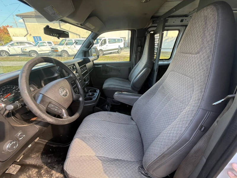 2016 GMC Savana 2500