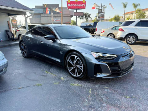2024 Audi e-tron GT quattro Premium Plus