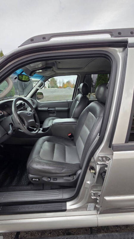 2004 Ford Explorer Sport Trac Adrenalin