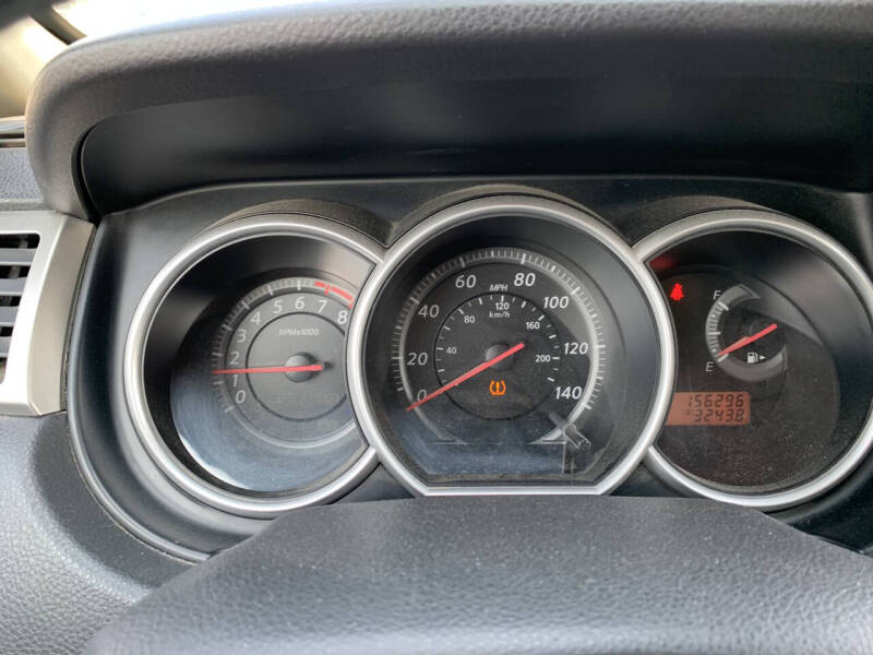 2011 Nissan Versa 1.8 S