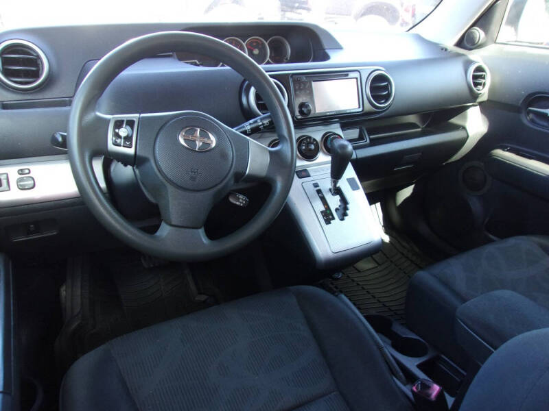 2012 Scion xB Base photo 8