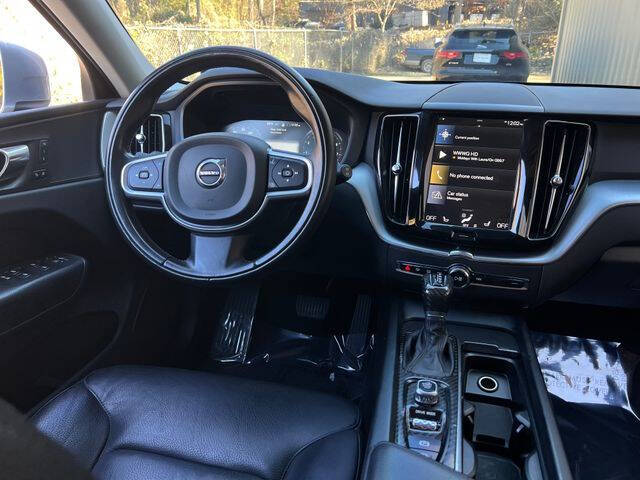 2018 Volvo XC60 T5 Momentum
