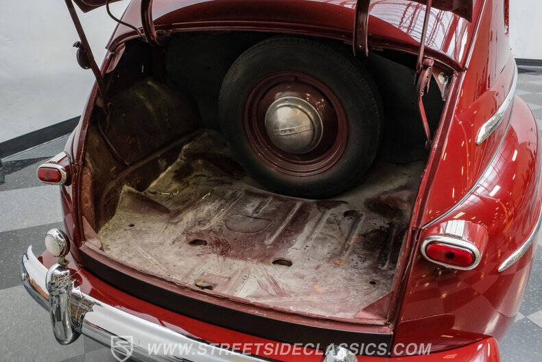 1948 Ford Deluxe