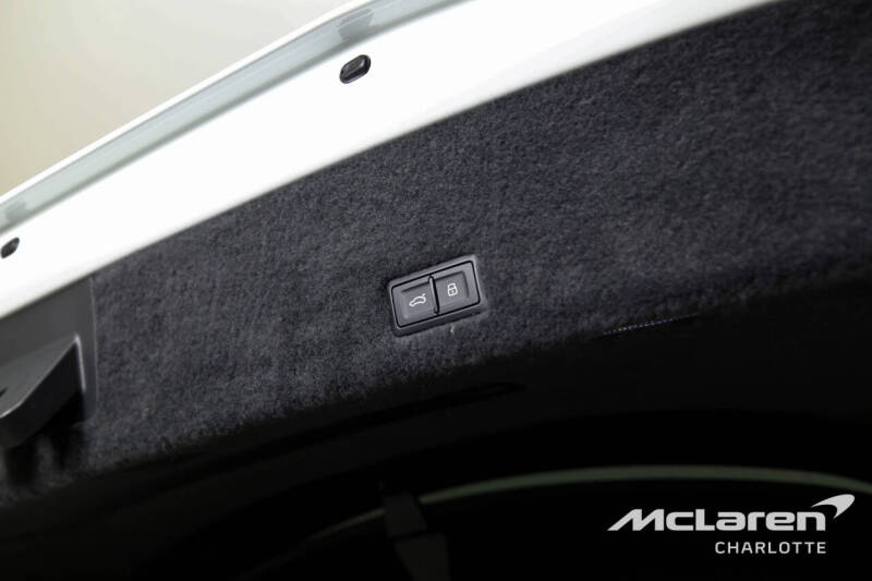 2024 Lamborghini Urus Performante