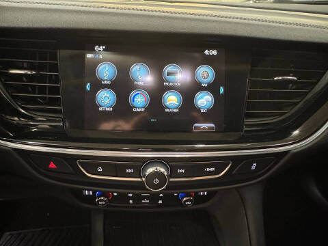 2018 Buick Regal TourX Essence