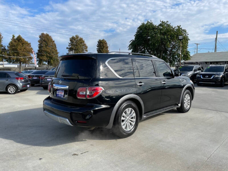 2017 Nissan Armada SV photo 5