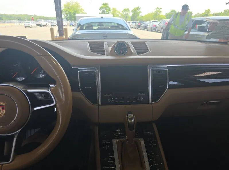 2017 Porsche Macan