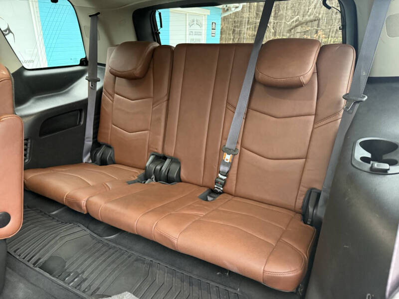 2016 Cadillac Escalade Luxury Collection