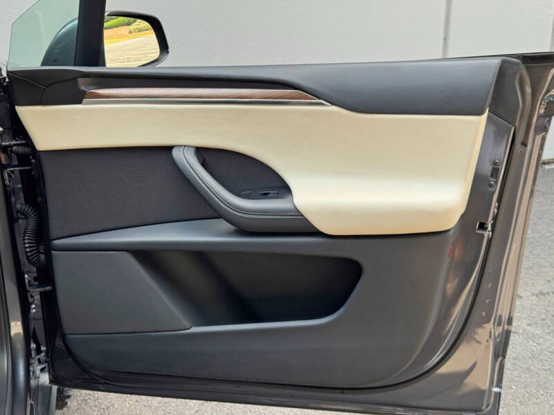 2023 Tesla Model X Standard Range