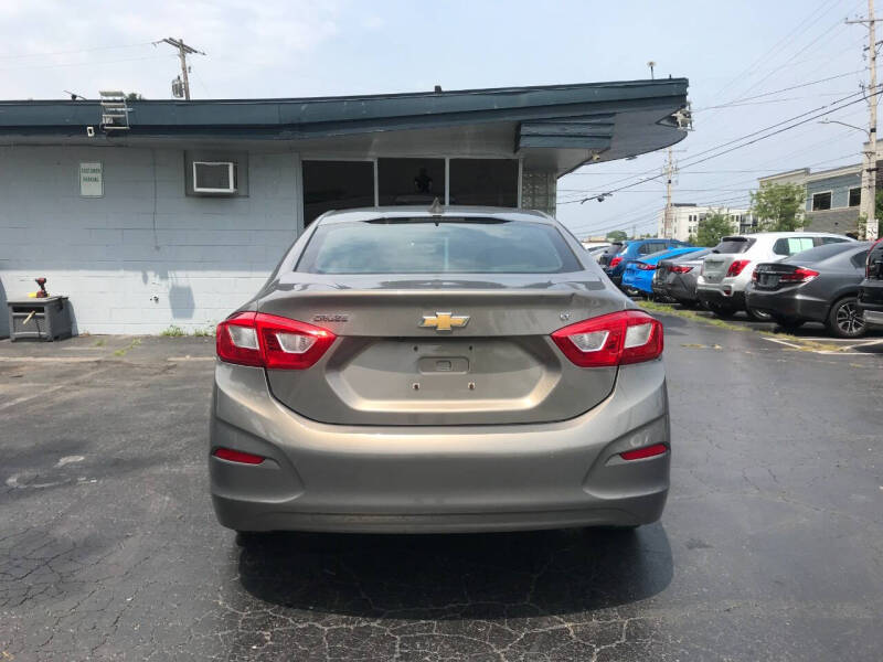2017 Chevrolet Cruze LT Auto