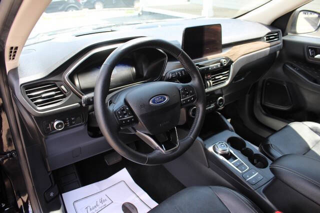 2020 Ford Escape Titanium
