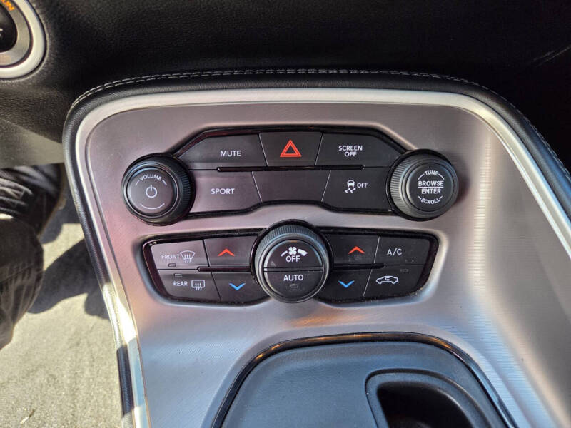 2022 Dodge Challenger SXT