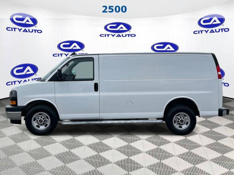 2023 GMC Savana 2500