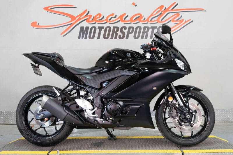 2023 Yamaha YZF-R3 ABS