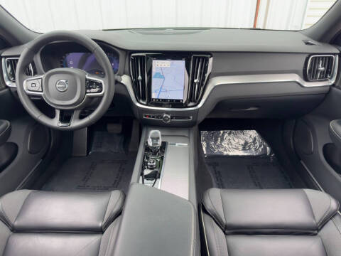 2024 Volvo S60 B5 Plus Black Edition