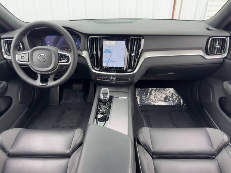 2024 Volvo S60 B5 Plus Black Edition