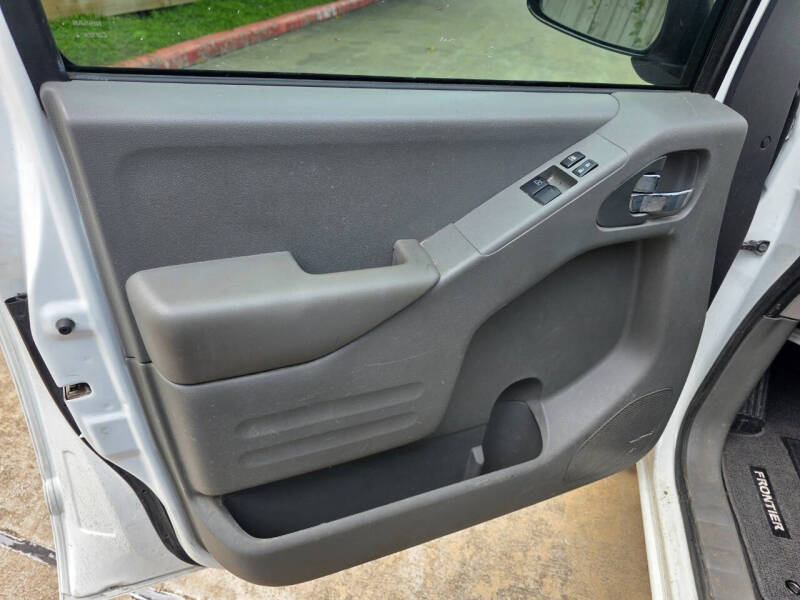 2021 Nissan Frontier SV