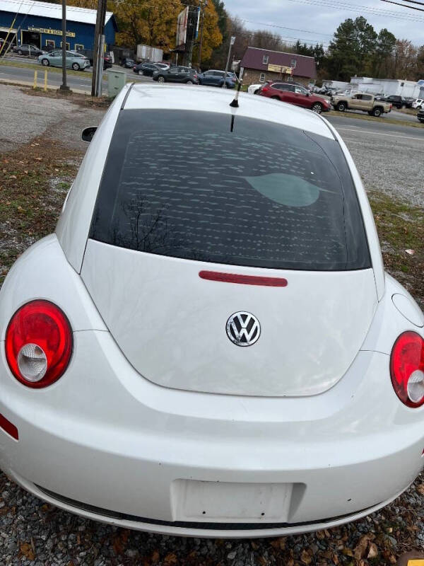 2010 Volkswagen New Beetle Base PZEV