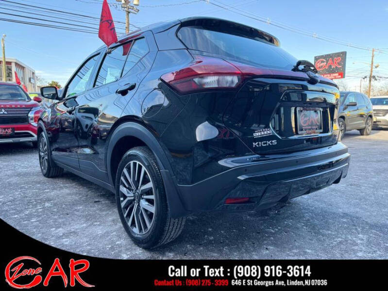 2022 Nissan Kicks SV