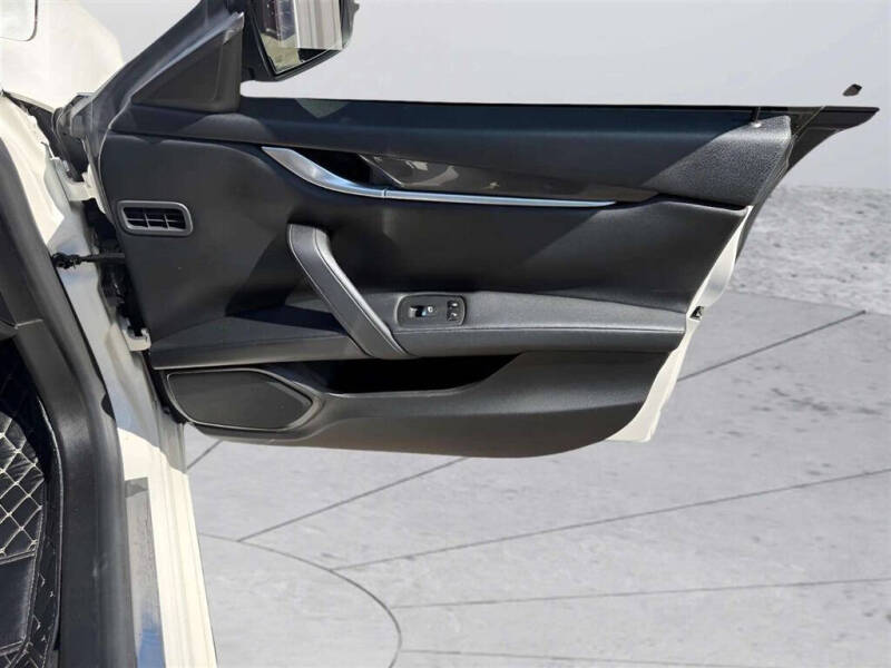 2017 Maserati Ghibli