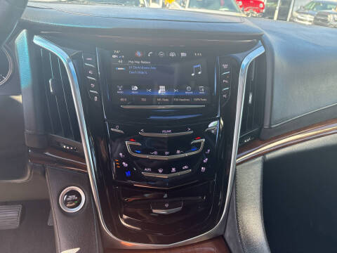 2018 Cadillac Escalade Standard