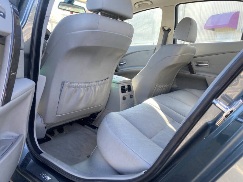 2004 BMW 5 Series 525i