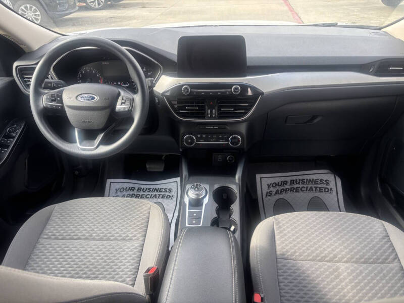 2020 Ford Escape SE