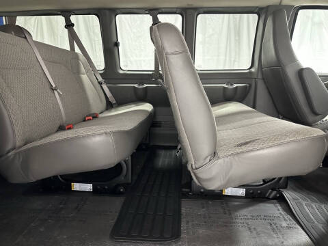 2025 Chevrolet Express LT 3500