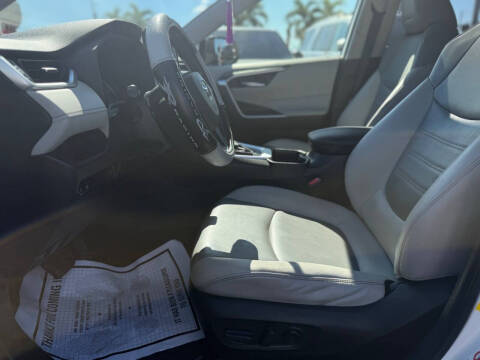 2019 Toyota RAV4 XLE Premium