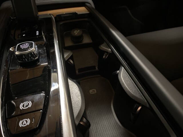 2025 Volvo XC90 B6 Plus Bright Theme 7P