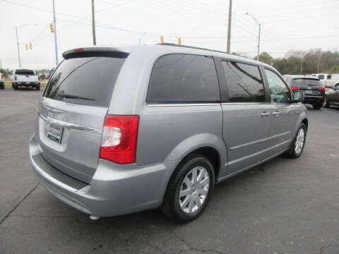 2016 Chrysler Town and Country Touring