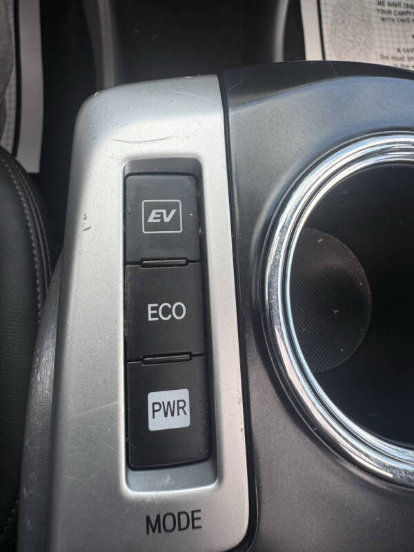 2012 Toyota Prius v Five