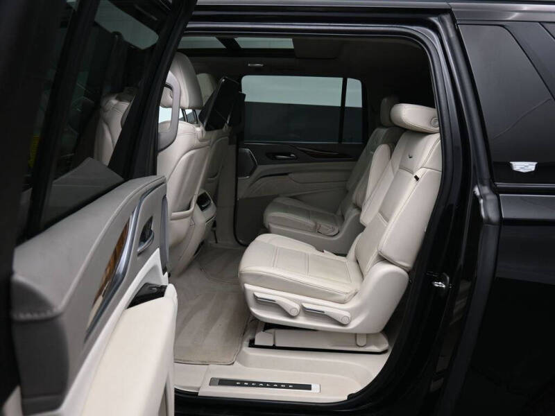 2023 Cadillac Escalade ESV Sport Platinum