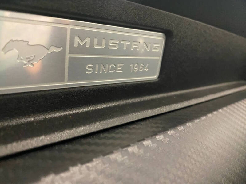 2017 Ford Mustang V6