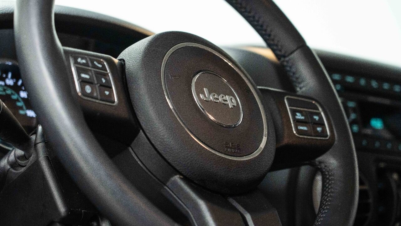 2015 JEEP Wrangler SUV / Crossover - $23,999