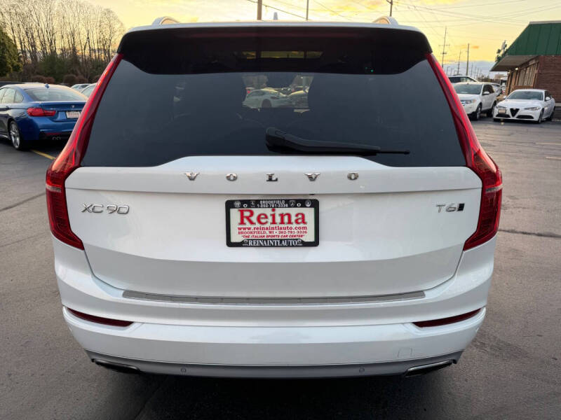 2017 Volvo XC90 T6 Momentum