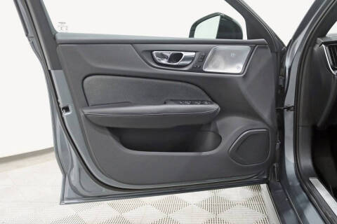 2019 Volvo S60 T6 R-Design