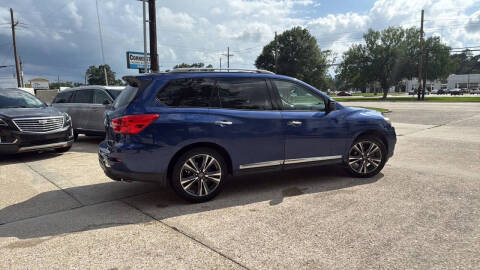 2017 Nissan Pathfinder Platinum