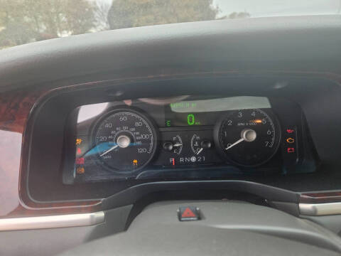 2007 Lincoln Town Car Signature Limited