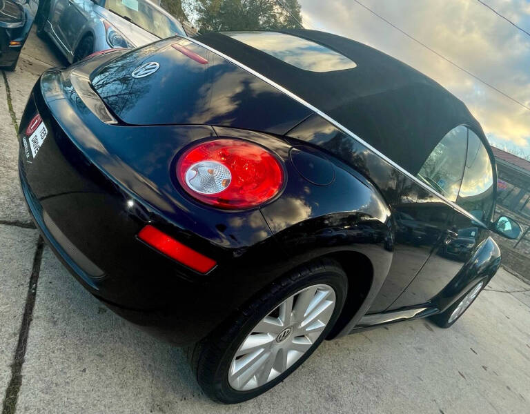 2008 Volkswagen New Beetle SE photo 8