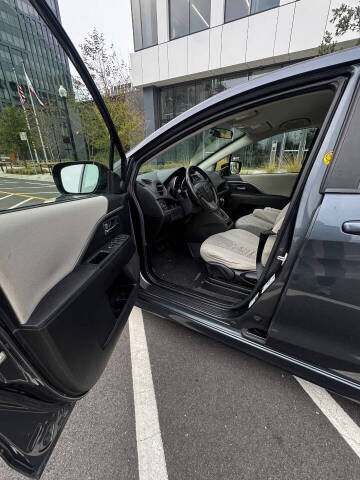 2012 Mazda MAZDA5 Touring