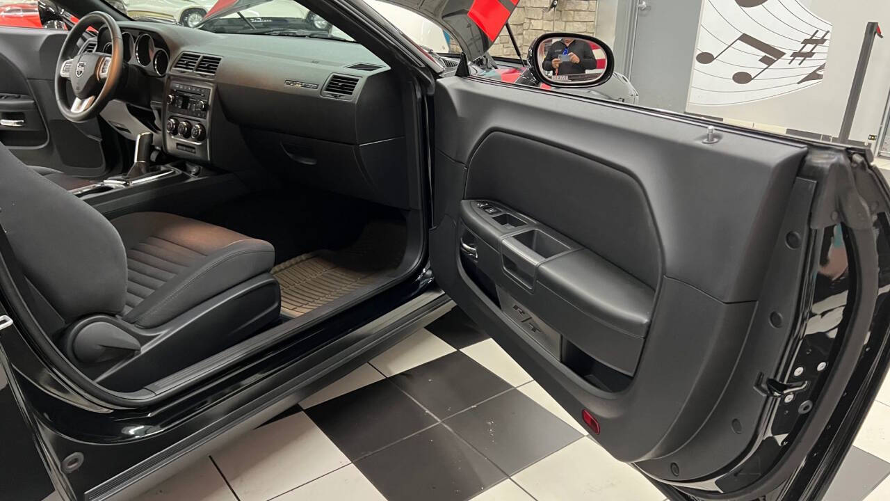 2013 Dodge Challenger 34